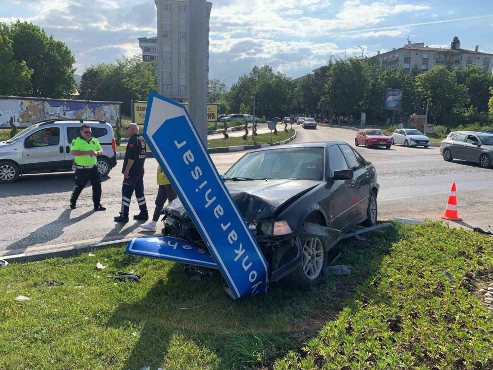 Trafik Kazası: 2 Yaralı