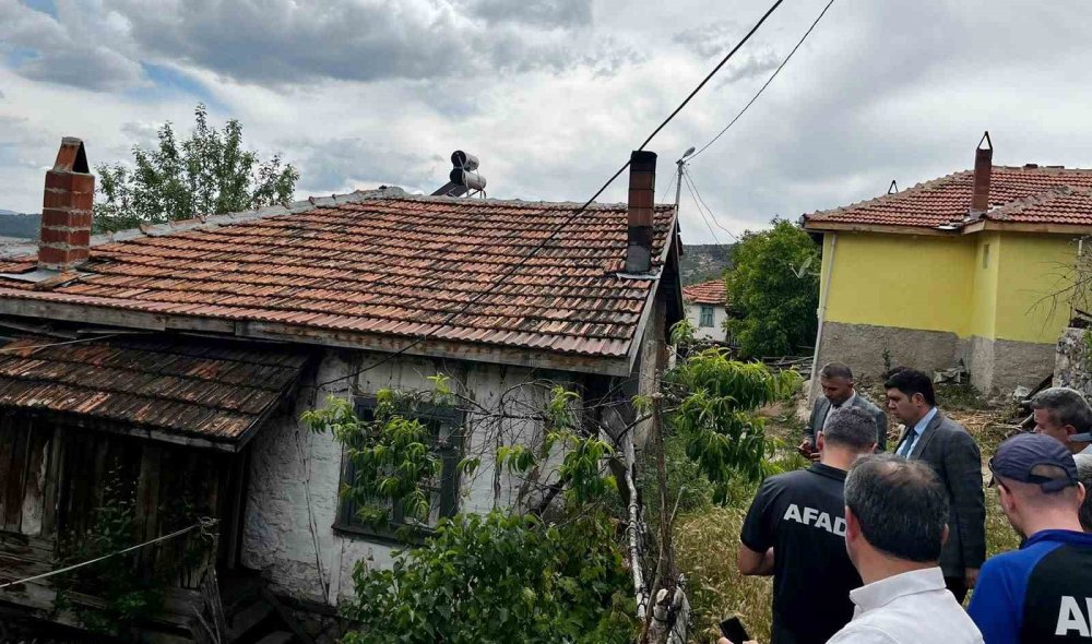 Heyelan Nedeniyle Yıkılması Gereken Binalar Yerinde İncelendi