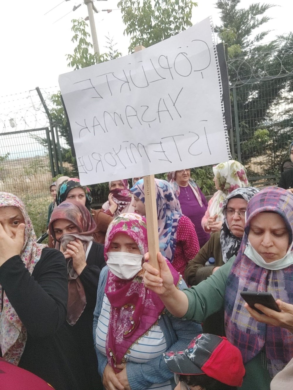 9 Mahallenin Ortasında Kalan Çöplük İçin Kadınlar Eylem Yaptı