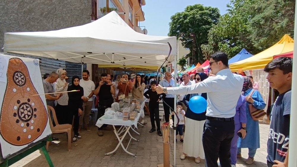 Geliri Eğitimde Kullanılacak Hayır Çarşısına Yoğun İlgi