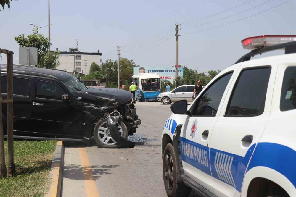 Cip İle Toplu Taşıma Aracı Çarpıştı: 7 Yaralı