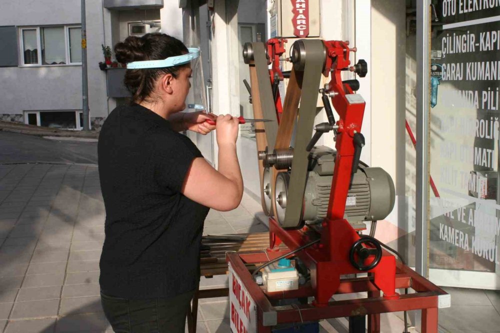 Kadın Bıçak Bileyicisi Bayram Öncesi Uyardı!