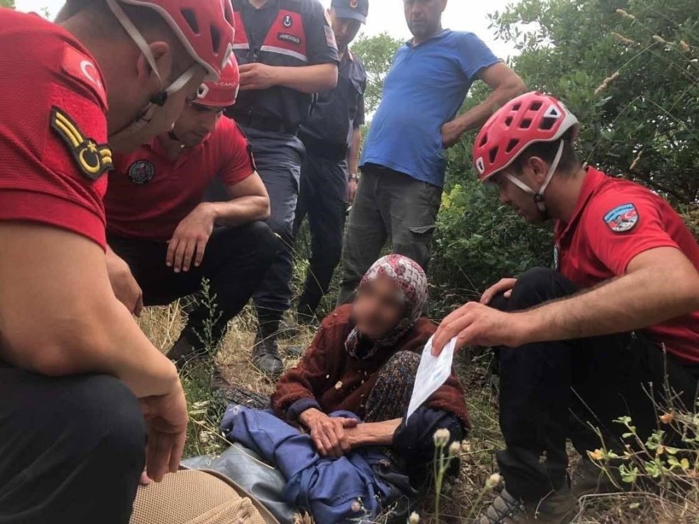 Jandarma Kaybolan Yaşlı Aynı Gün İçinde Buldu