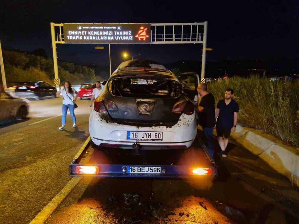 Seyir Halindeki Otomobil Alevlere Teslim Oldu