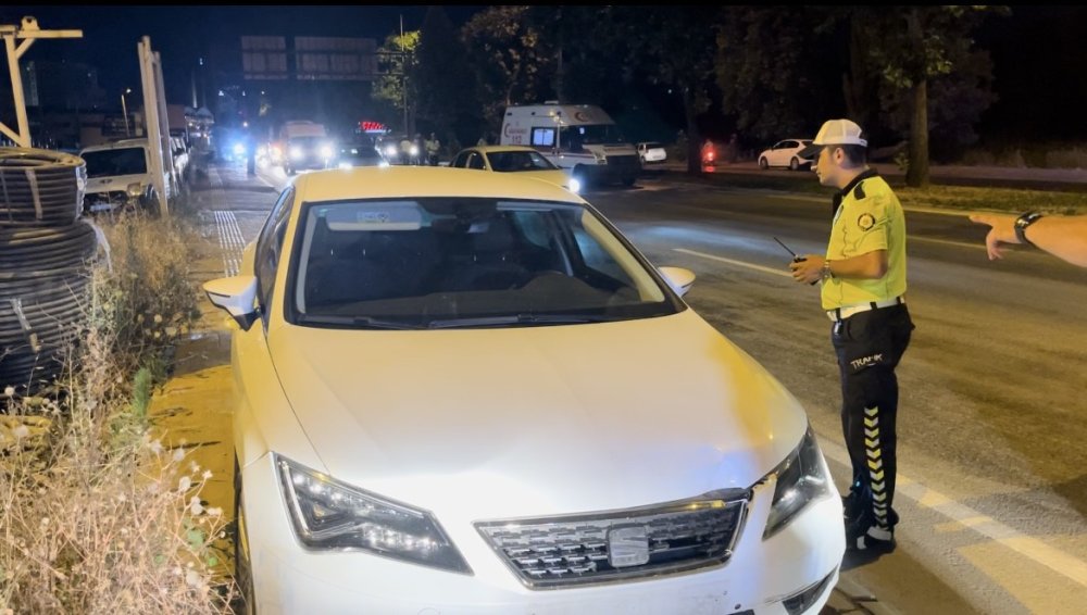 Anayola Çıkan Yayaya Otomobil Çarptı: 1 Ölü