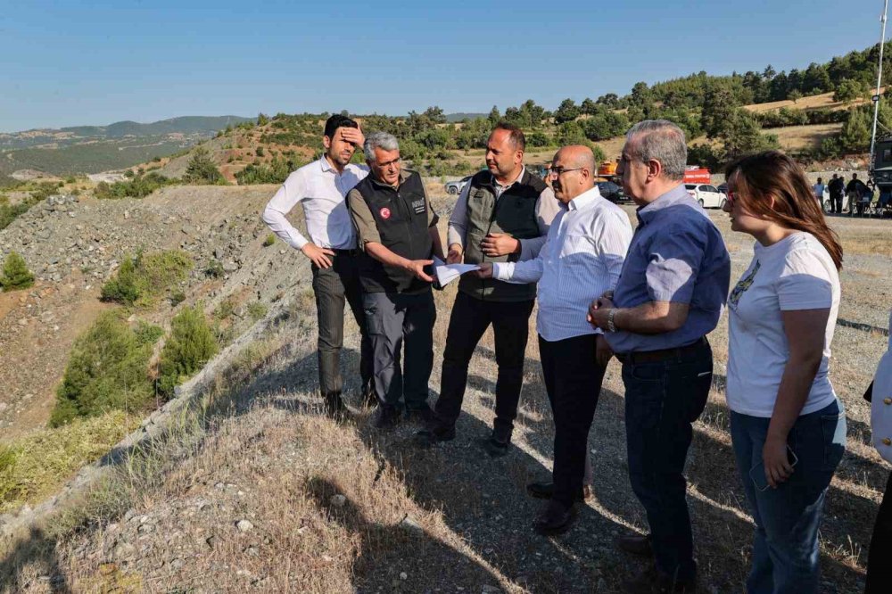 Valisi Yangın Bölgesinde İncelemelerde Bulundu