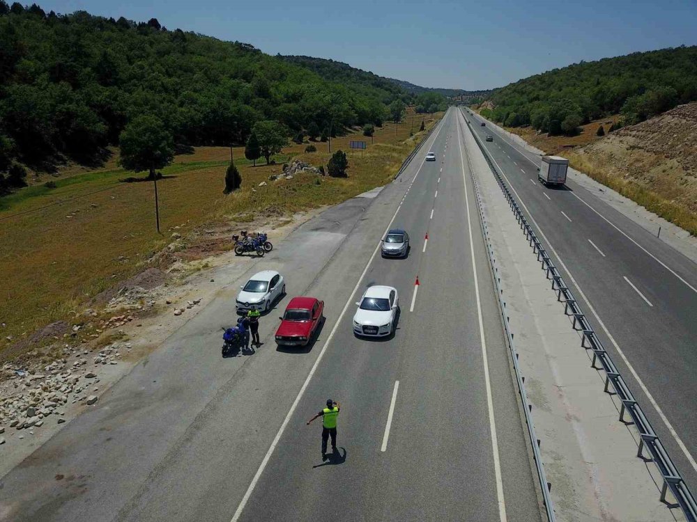 Ekipler Dönüş Yolundaki Sürücüleri Bilgilendiriyor