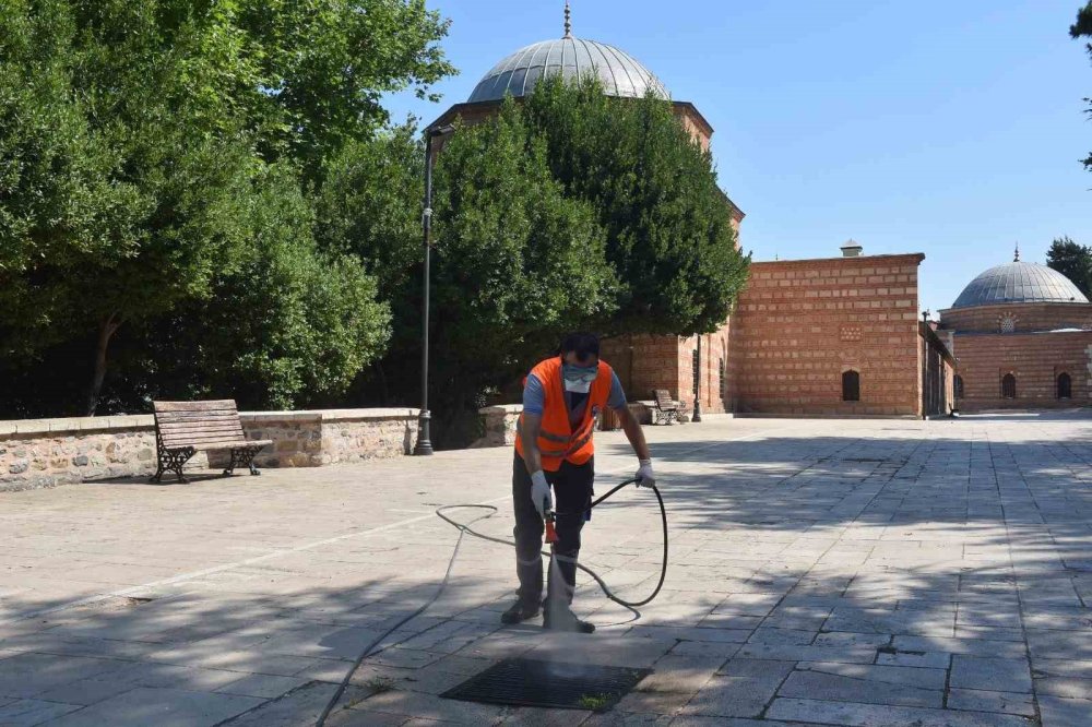 İlaçlama Çalışmaları Devam Ediyor