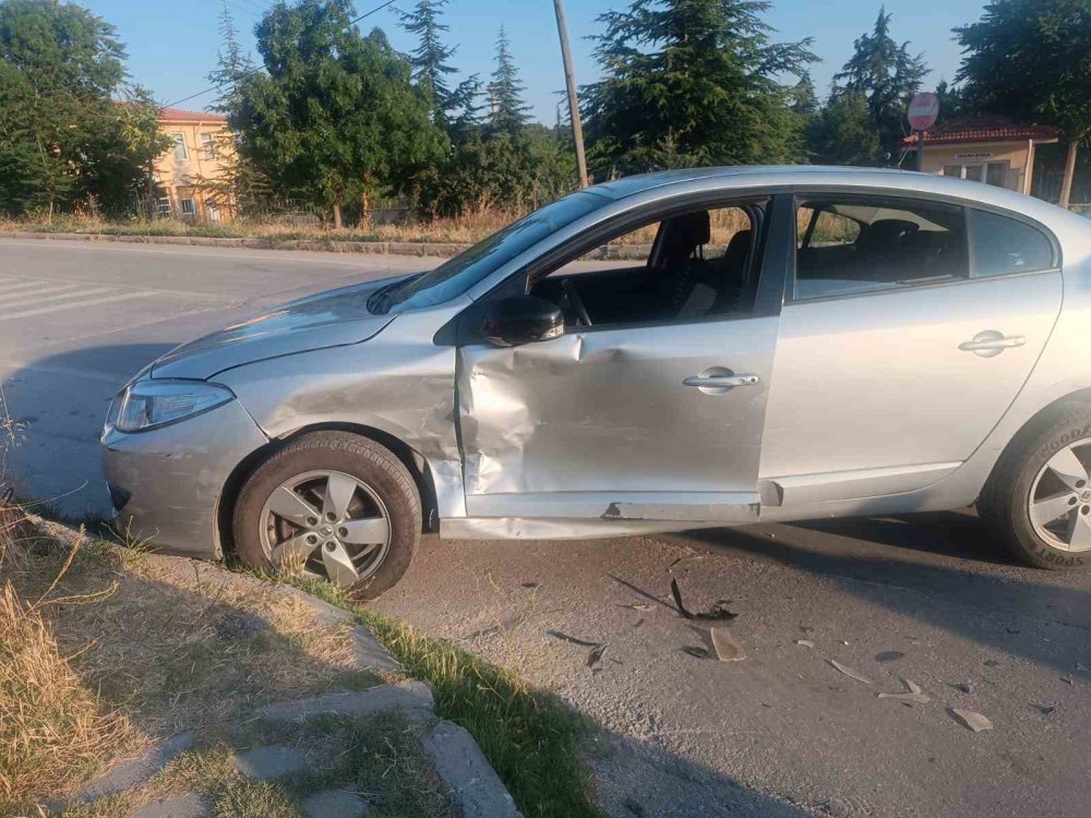 Meydana Gelen Trafik Kazasında 6 Kişi Yaralandı