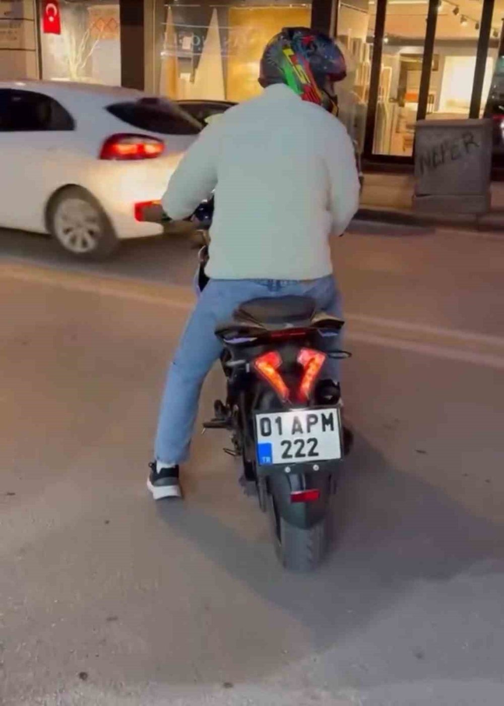 Refüje Çarpan Motosikletin Sürücüsü Hayatını Kaybetti