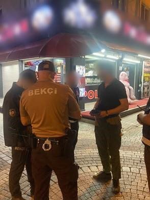 Polisin Kontrollerinde 208 Şahıs Sorgulandı