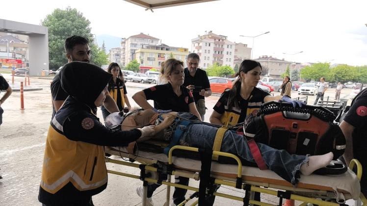 Kayganlaşan Yolda Trafik Kazası: 1 Ölü, 3 Yaralı