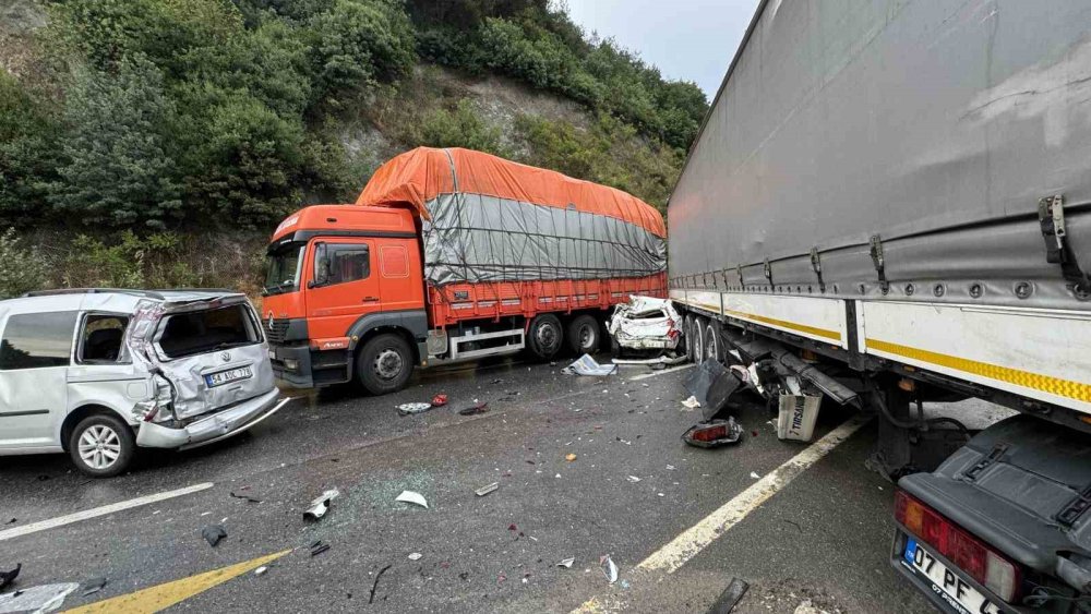 Zincirleme Kaza: Ortalık Savaş Alanına Döndü