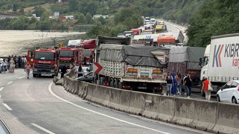 Zincirleme Kaza: Ortalık Savaş Alanına Döndü