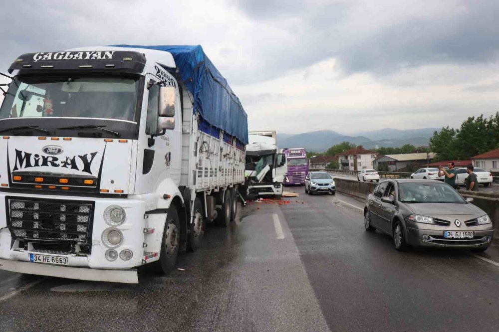 Zincirleme Trafik Kazası