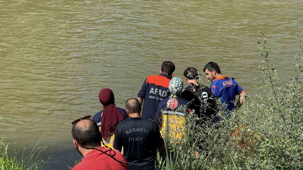 Arkadaşları İle Girdiği Sakarya Nehri’nden Cansız Bedeni Çıktı