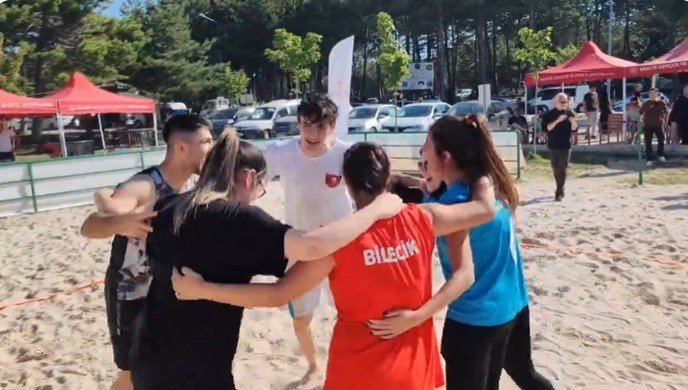 Plaj Voleybolunda Şampiyon ‘Kumdan Kale’ İsimli Takım Oldu