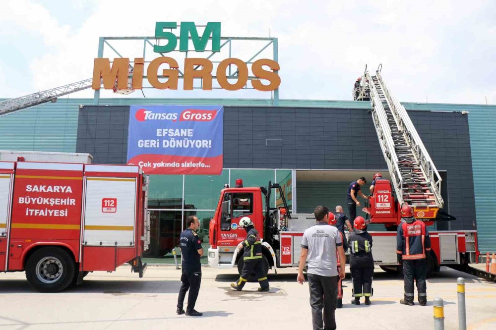 Migros’un Çatısında Korkutan Yangın