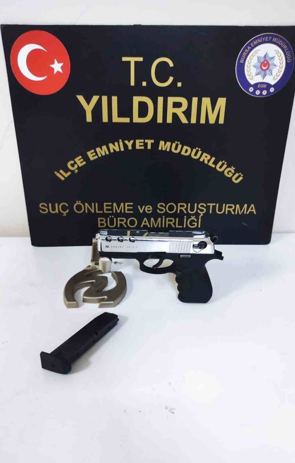 Çatıdan Çatıya Kaçarken Yakalandı