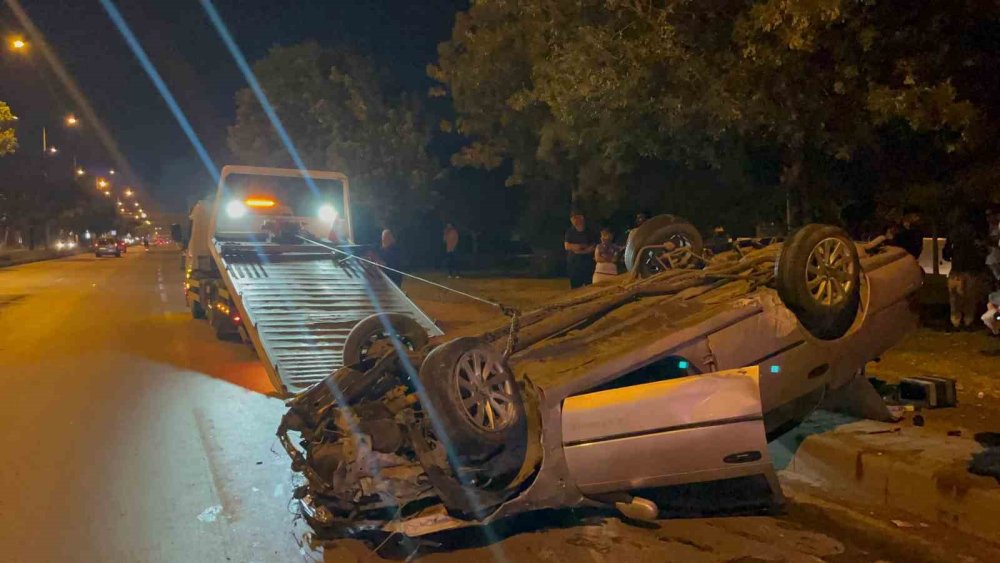 Yarışan Otomobiller Kaza Yaptı