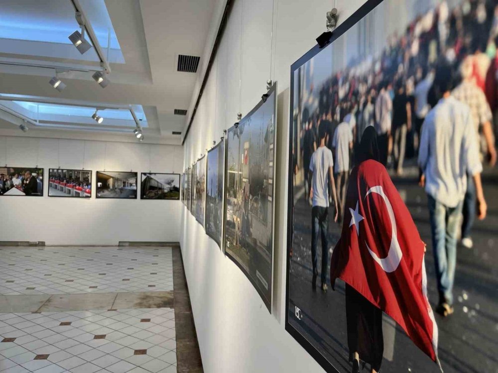 ’15 Temmuz’ Konulu Fotoğraf Sergisini Açıldı