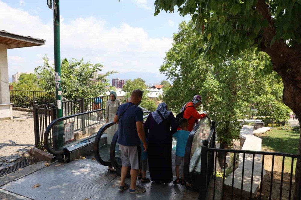 Yürüyen Merdivenler Bursalıların Hizmetinde