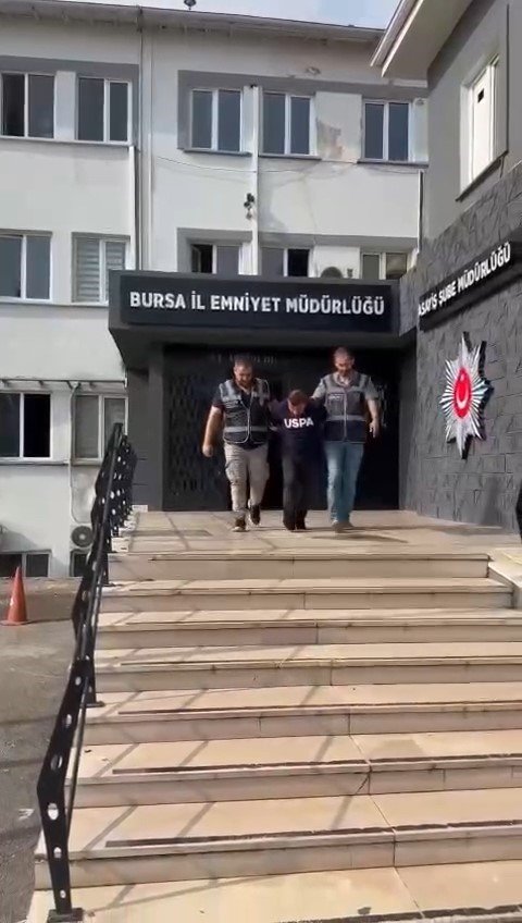 30 Yıl Hapis Cezasıyla Aranıyordu, Kıskıvrak Yakalandı