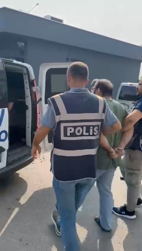 25 Yıl Hapis Cezasıyla Aranan Şahıs Kıskıvrak Yakalandı