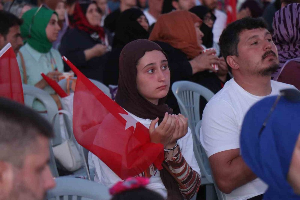 8 Yıl Sonra Aynı Meydanda Tek Yürek Oldular