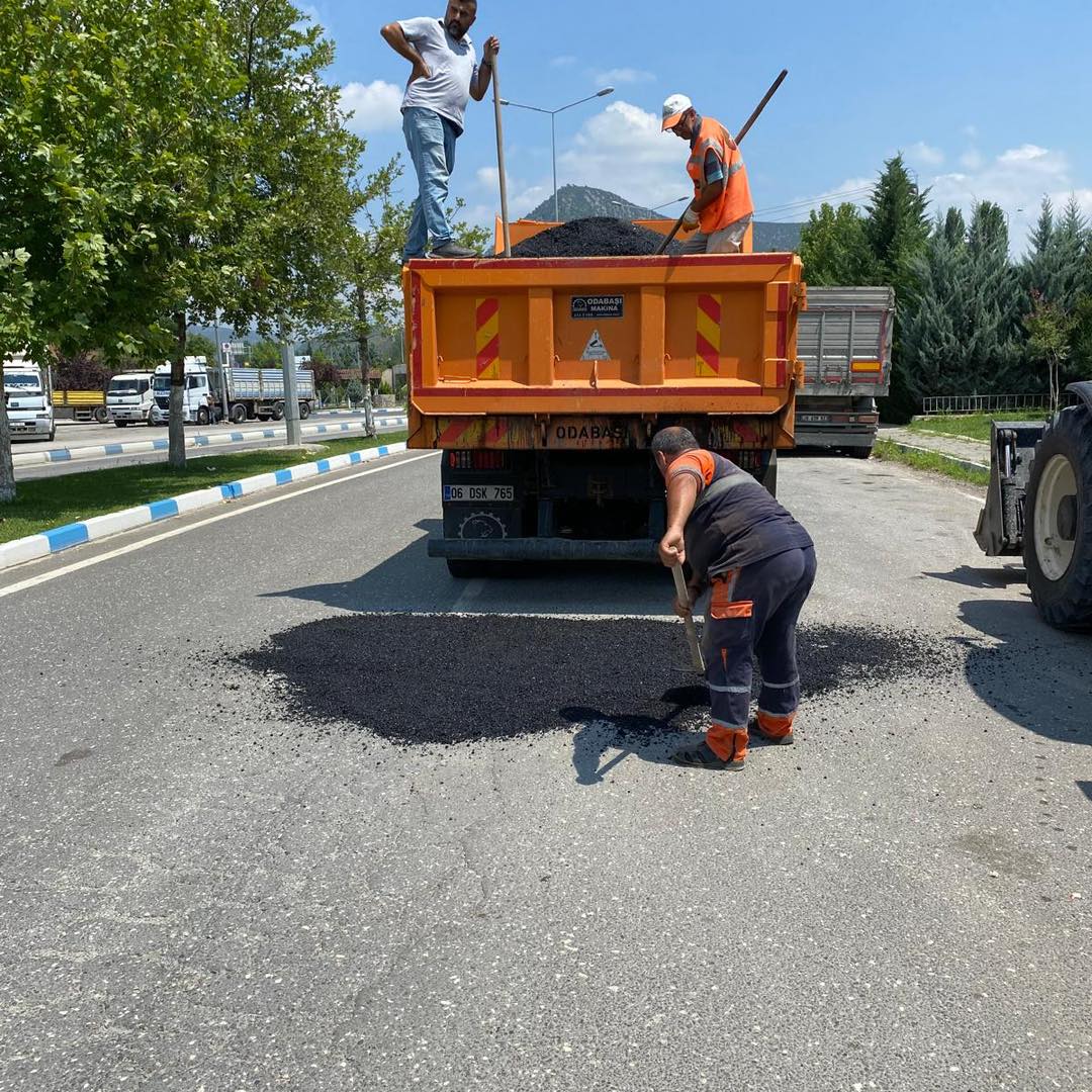 bozulan-yollar-yenilendi.jpg