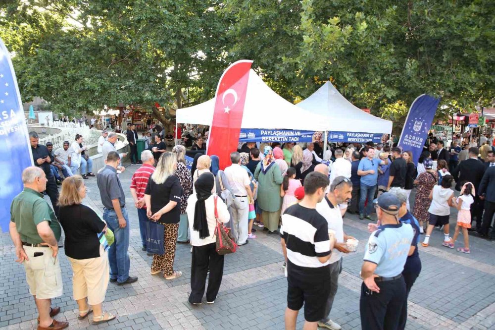 Aşure Kazanları Birlik Ve Beraberlik İçin Kaynadı