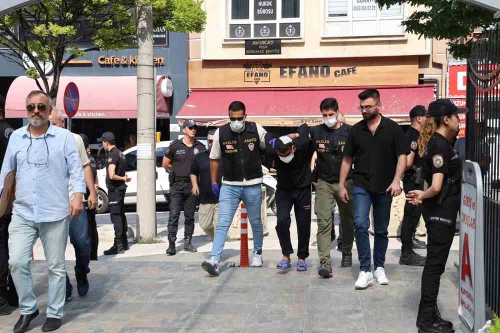 Kaçmaya Çalışırken Polis Memurunu Ağır Yaralayan Şüpheli Tutuklandı