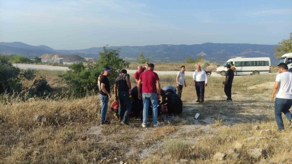 Kontrolden Çıkan Motosiklet Kayalıklara Uçtu: 2 Yaralı