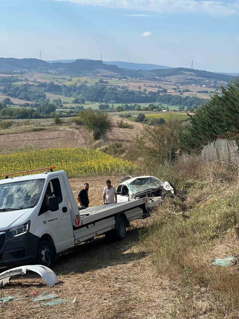 Taklalar Atan Otomobil Hurdaya Döndü: 1 Ölü, 1 Yaralı