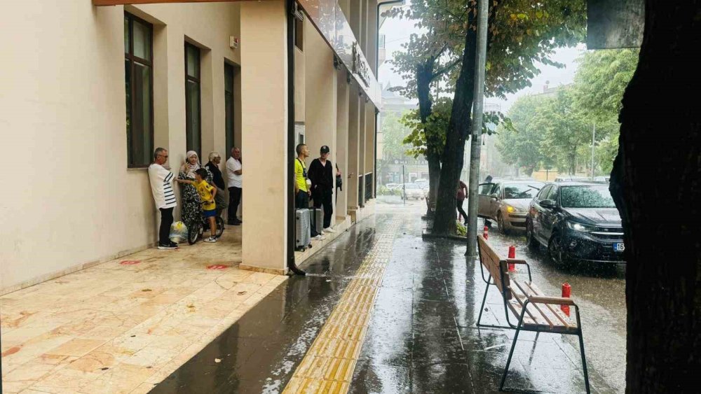 Bilecik’te Sağanak Yağış Etkili Oldu