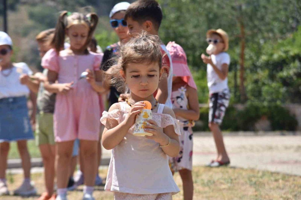 Yaz Bilim Atölyelerinde Çocuklar Hem Eğleniyor Hem De Öğreniyor