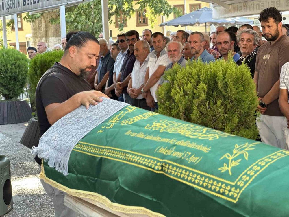 2 Çocuk Babası Dağcı, Gözyaşları İçinde Toprağa Verildi