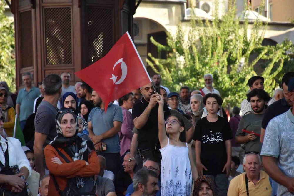 Binlerce Kişi Filistin Ve Haniye İçin Yürüdü