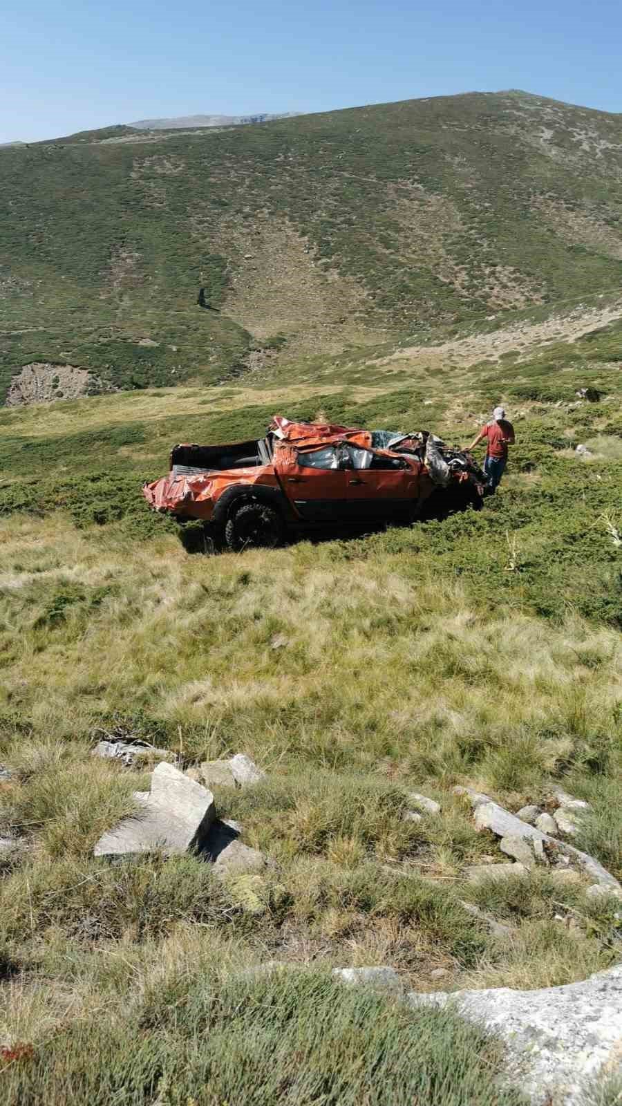 Uçurumdan Yuvarlanan Off-road Tutkunu 2 Kişi Helikopterle Kurtarıldı