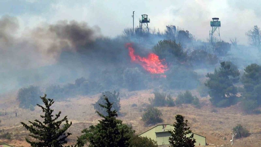 Askeri Kışla İçerisinde Çıkan Yangına 71 Personel Müdahale Etti