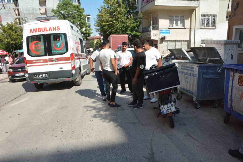 Seyir Halinde Devrilen Motorlu Bisiklet Sürücüsü Yaralandı