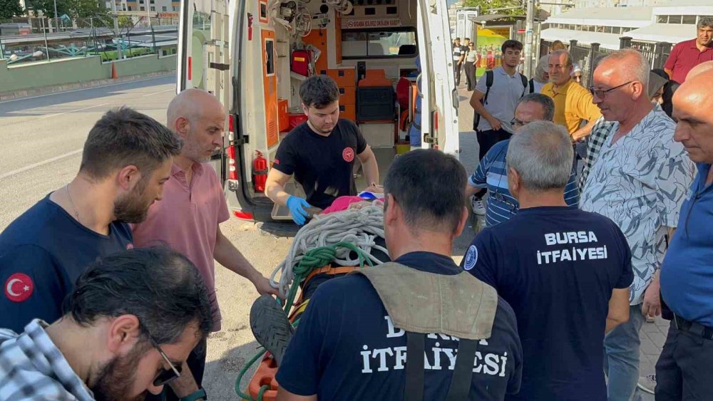 Yürüyüş Yaparken Dereye Düşen Kadın Yaralandı