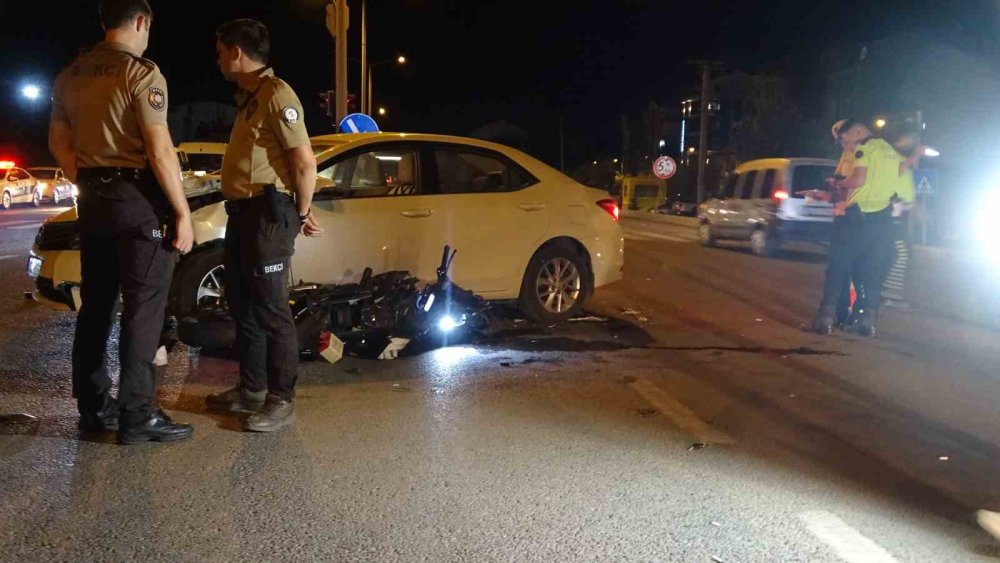 Yaşanan Trafik Kazasında 5 Kişi Yaralandı