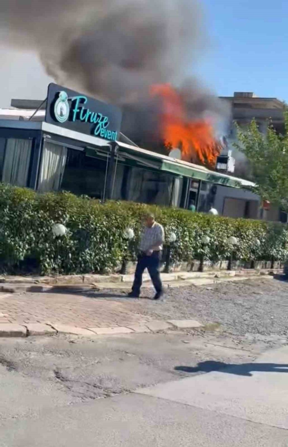 Çıkan Yangında İşletme Alev Topuna Döndü