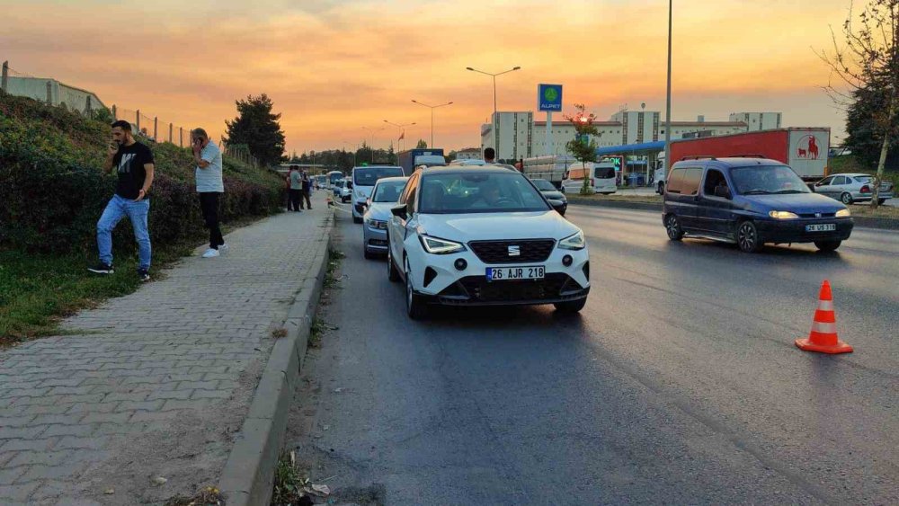 Karşıdan Karşıya Geçerken Otomobil Çarpan Yaşlı Kadın Hayatını Kaybetti