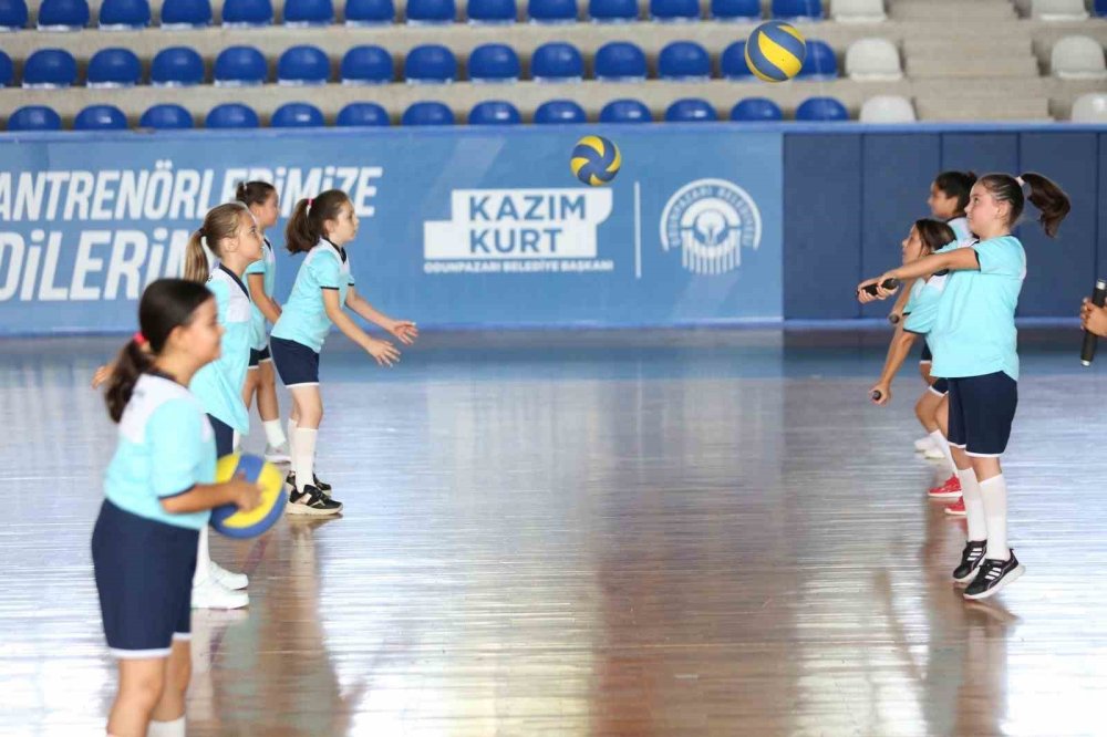 Voleybol Yaz Okuluna Büyük İlgi