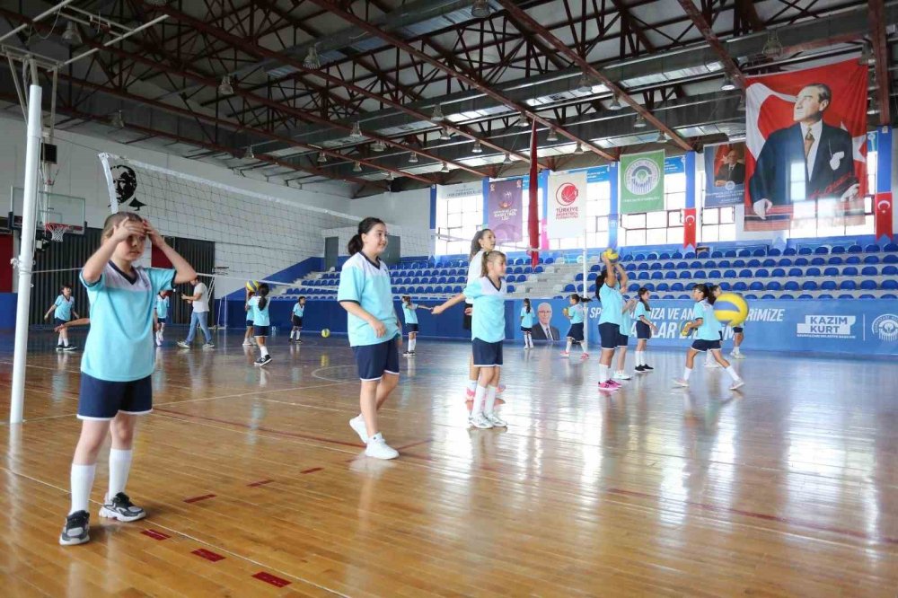 Voleybol Yaz Okuluna Büyük İlgi