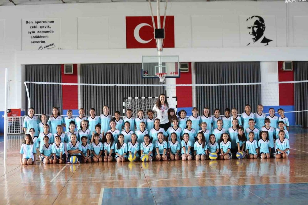 Voleybol Yaz Okuluna Büyük İlgi