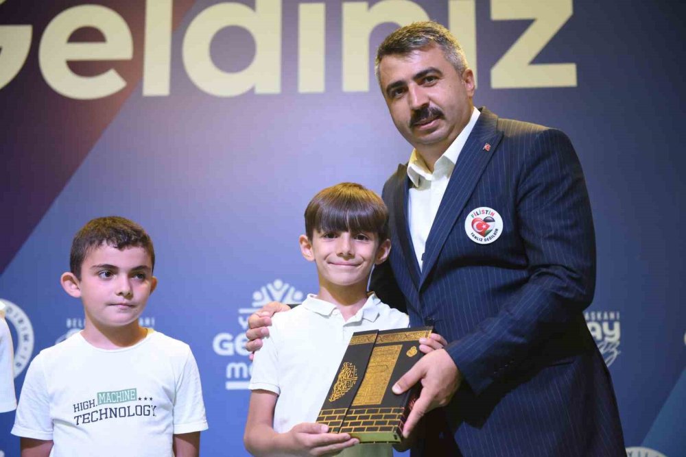 Gençlik Merkezi Mezunlarını Verdi