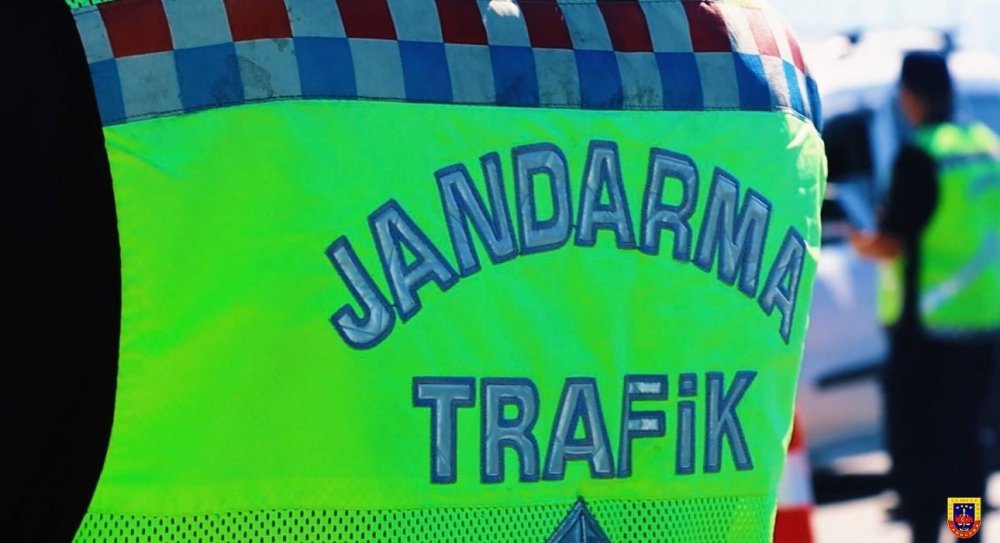 Jandarma Yol Kontrollerinde 468 Kişiyi Yakaladı